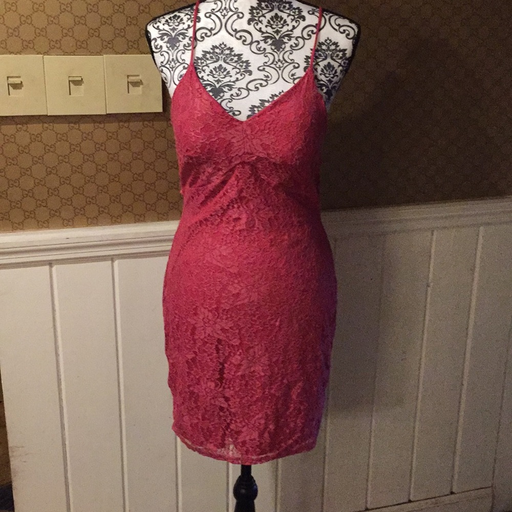Coral/reddish laced large dress nwot